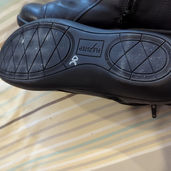 Black ankle boot - Picture 4 of 5